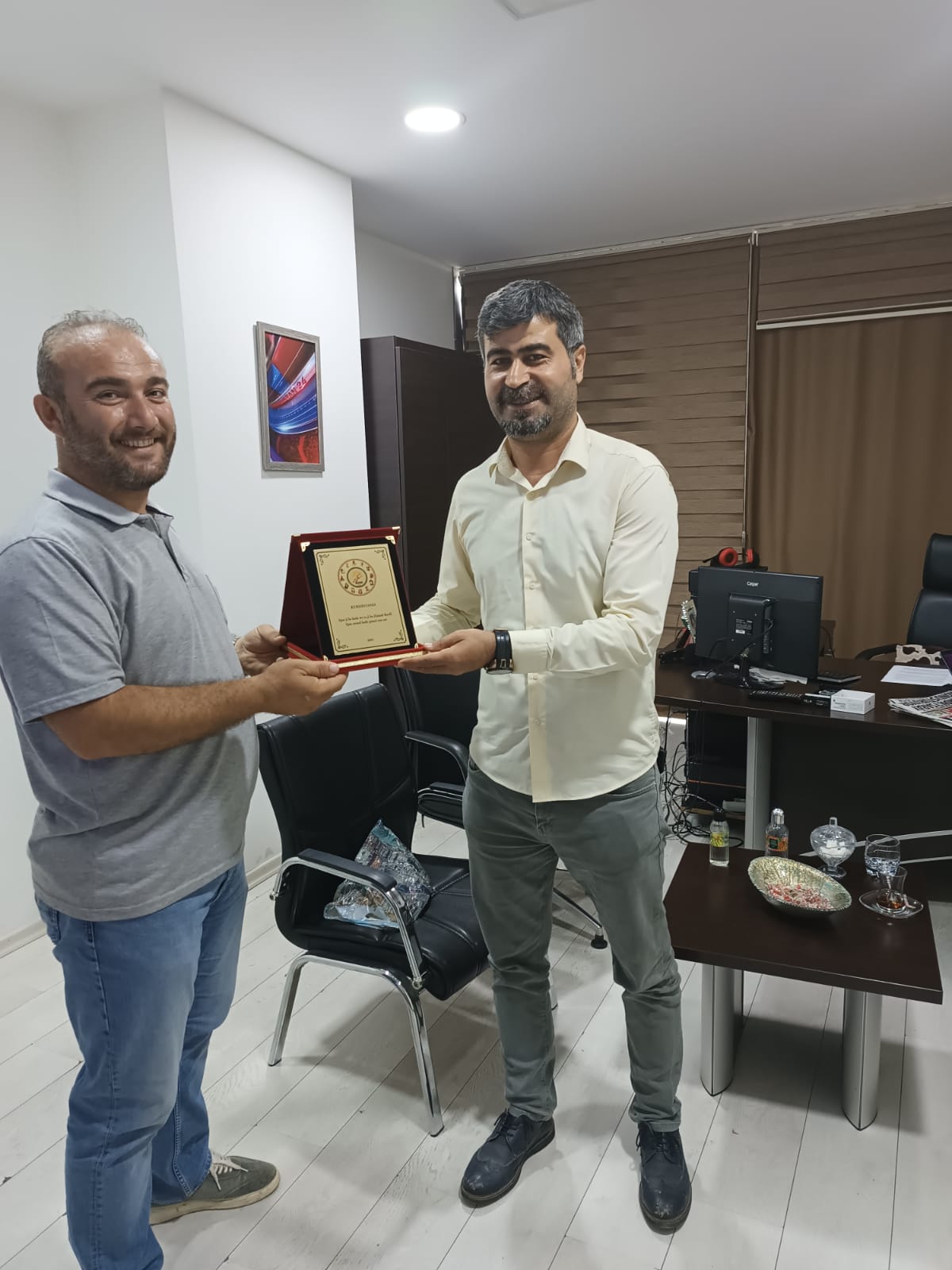 بزووتنەوەی 'حەز کورد' لە باکووری کوردستان رێزلێنان دەبەخشێتە دامەزراوەی کوردستان24