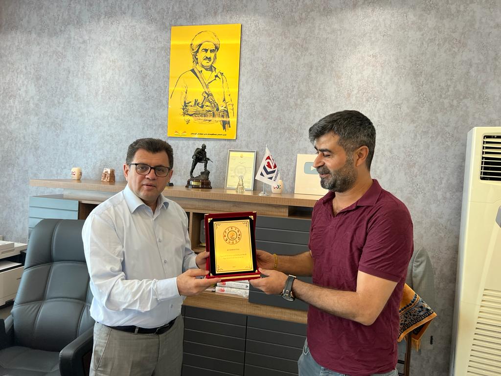 بزووتنەوەی 'حەز کورد' لە باکووری کوردستان رێزلێنان دەبەخشێتە دامەزراوەی کوردستان24