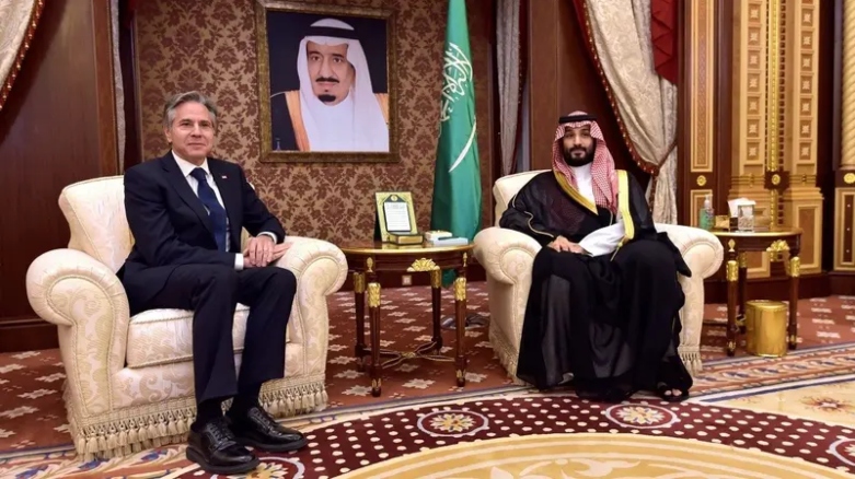 شاهزاده محمد بن سلمان ولیعهد عربستان و آنتونی بلینکن، وزیر امور خارجه‌ی آمریکا