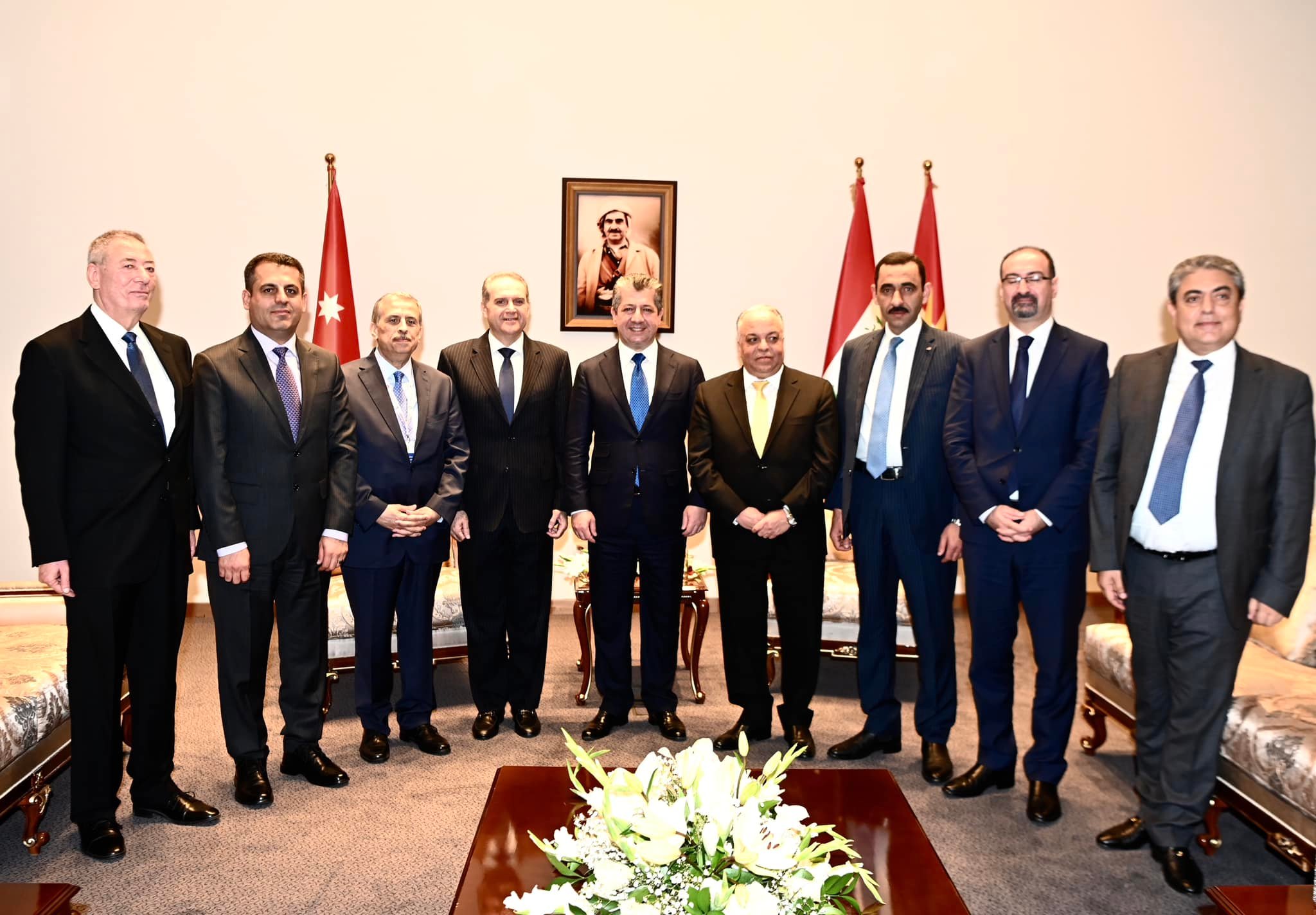 Kurdistan Region Prime Minister Masrour Barzani (center) posing for a group photo with Jordanian health minister and his accompanying delegation, June 12, 2023. (Photo: KRG)