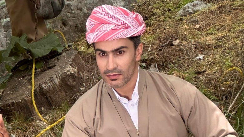 بێوار عزەت