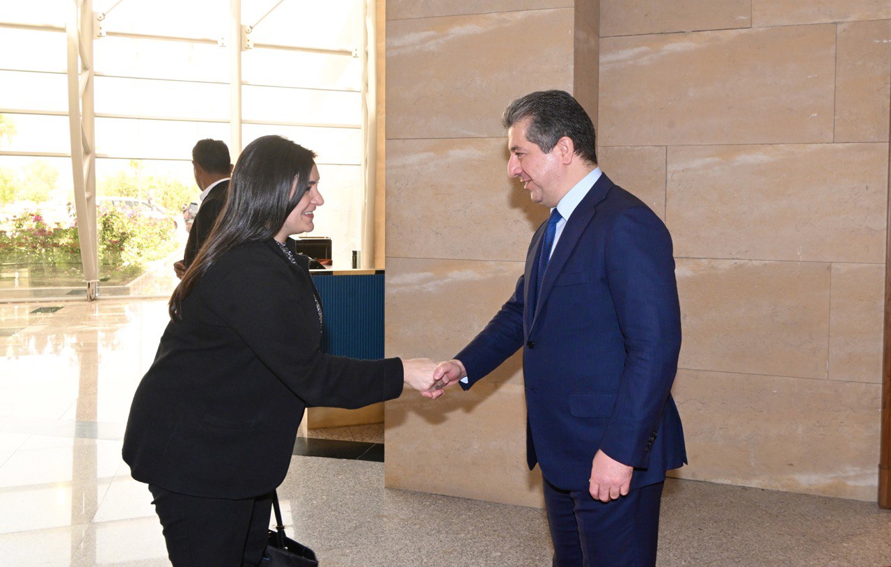 Kurdistan Region Prime Minister Masrour Barzani (right) shaking hands with the Deputy Assistant Secretary of Defense (DASD) for the Middle East Dana Stroul, June 21, 2023. (Photo: KRG)