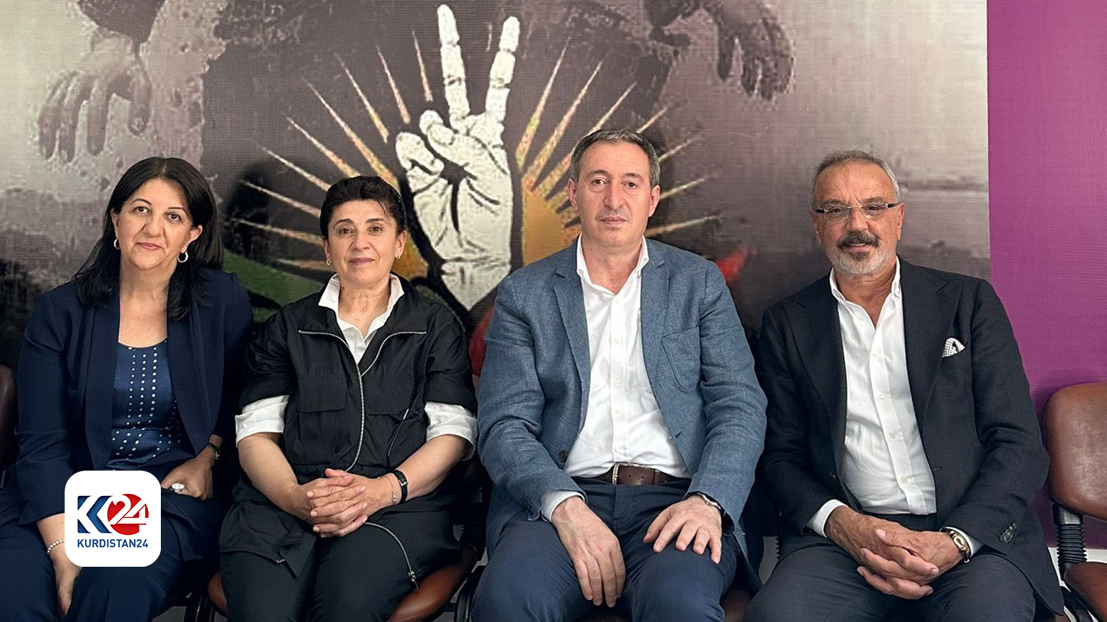 Leyla Zana ve DEM Parti Genel Başkanı Bakırhan Hakkari'de