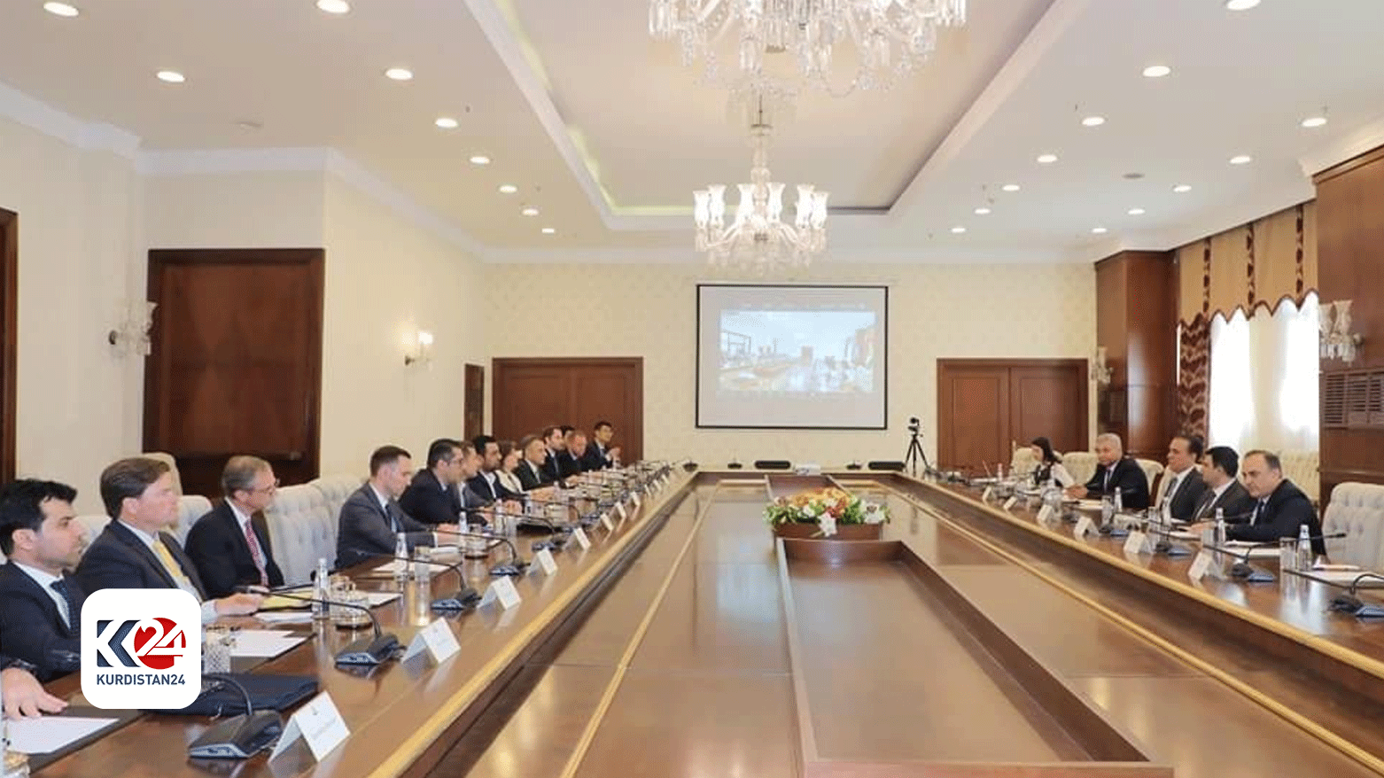 KRG negotiating delegation meets oil and gas companies