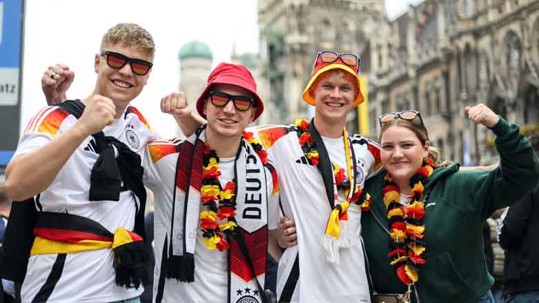 هاندەیرانی ئەڵمانیا لە میونشن لە نزیك یاریگەی ئالیانز ئارینا