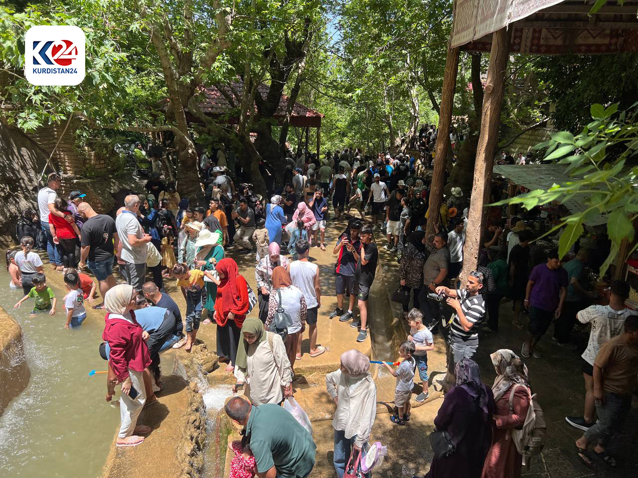Turistler Duhok'un Aşawa tatil k&ouml;y&uuml;ne akın etti (FOTO: Heysem Zaw&ecirc;teyi)