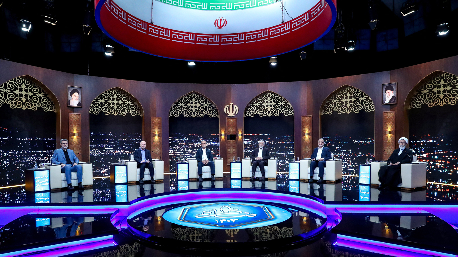 مناظره ریاست جمهوری بین نامزدهای انتخاباتی در استودیوی تلویزیون دولتی ایران در تهران، ١٧ ژوئن – عکس: ای اف پی