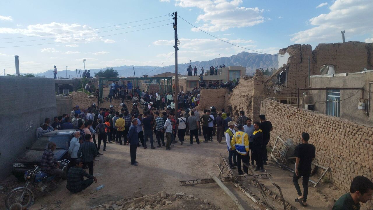 İran'da deprem: 4 ölü, 120 yaralı