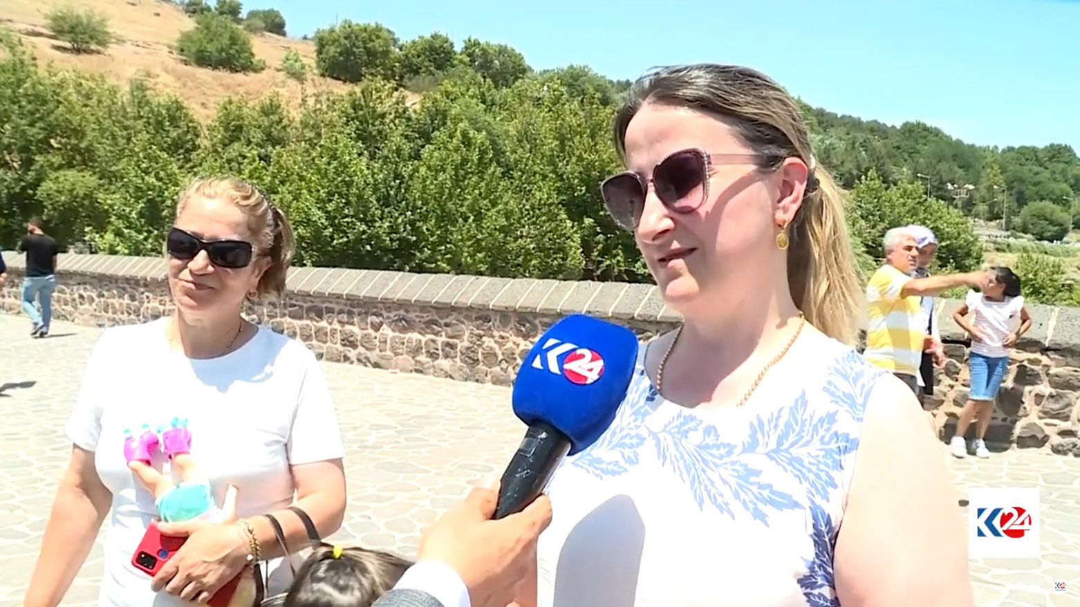Geştyar di rojên cejnê de seredana cihên dîrokî yên Diyarbekirê dikin