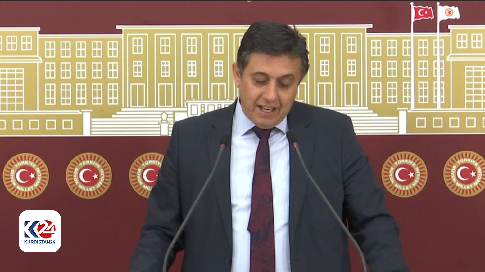 Li ser neh hevşaredarên DEM Partiyê merc hatin danîn