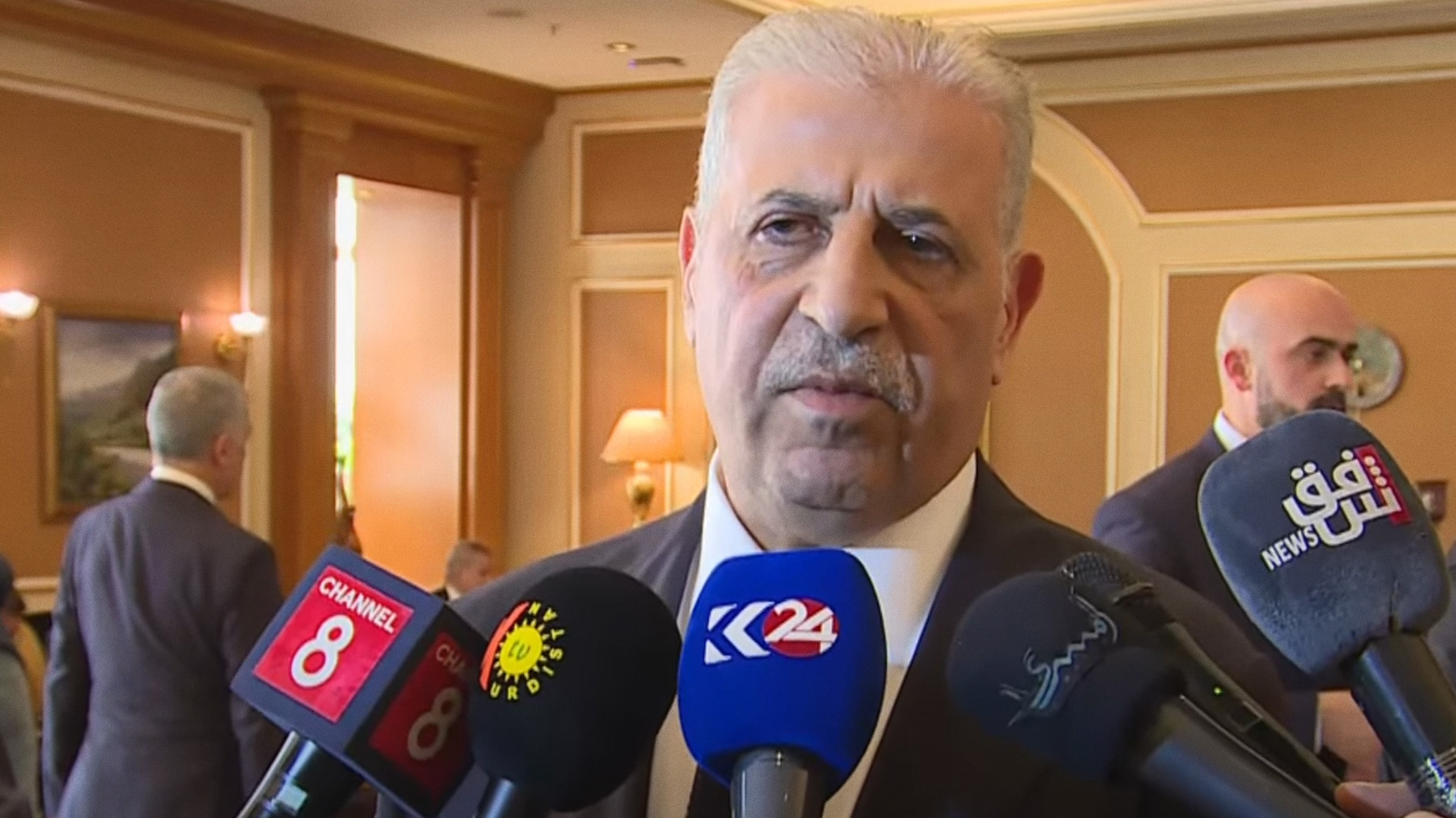 ئەسیل نوجێفی، کەسایەتییەکی سیاسیی سوننە