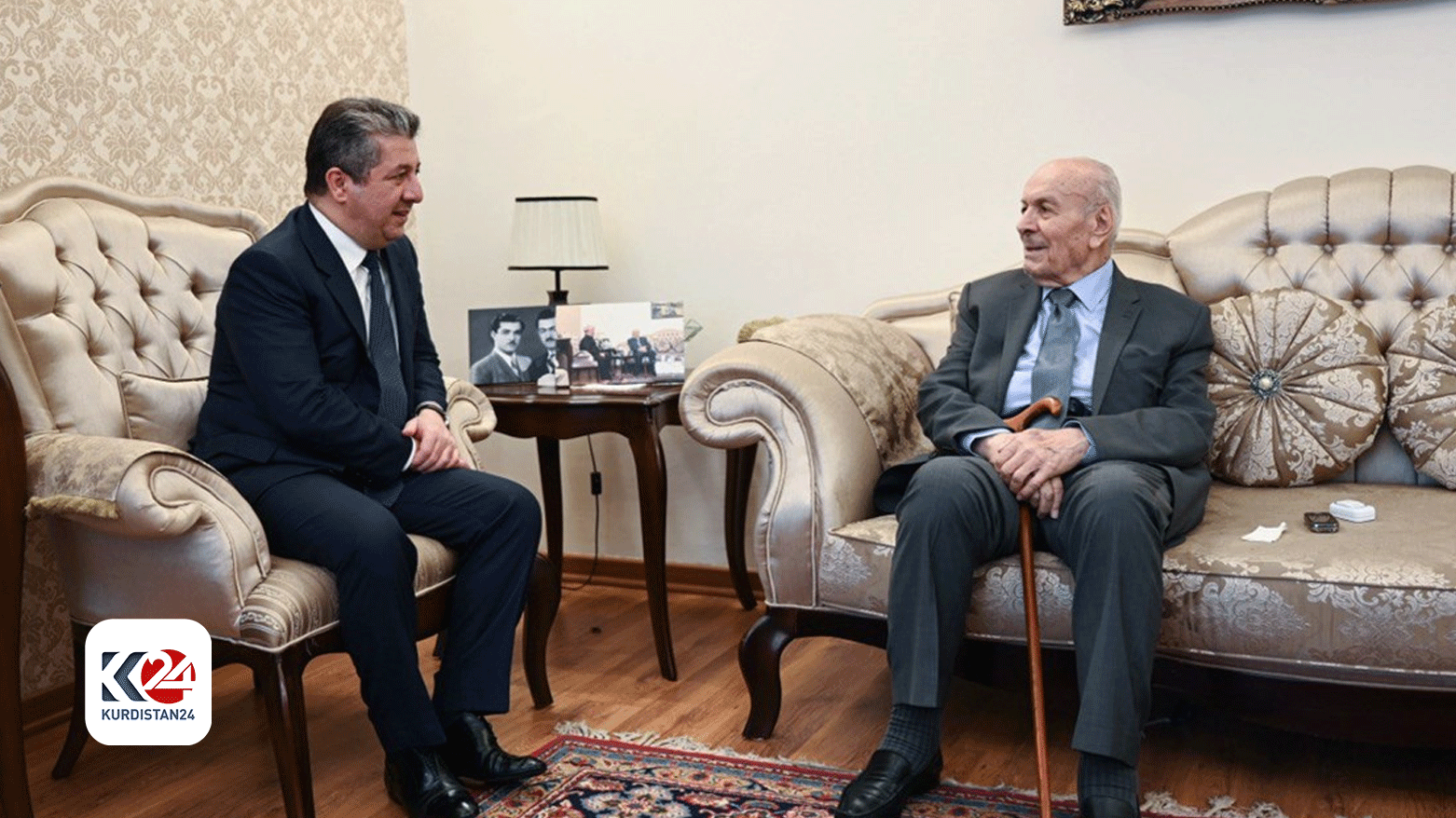 PM Masrour Barzani visits veteran politician Muhsin Dizayee wishing him well