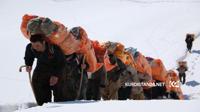Kurdish couriers (Kulbar) make the perilous journey between Iran and the Kurdistan Region. (Photo: Kurdistan 24)