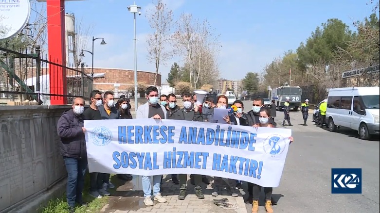 Li Bakurê Kurdistanê daxwaza xizmetên civakî bi kurdî tê kirin