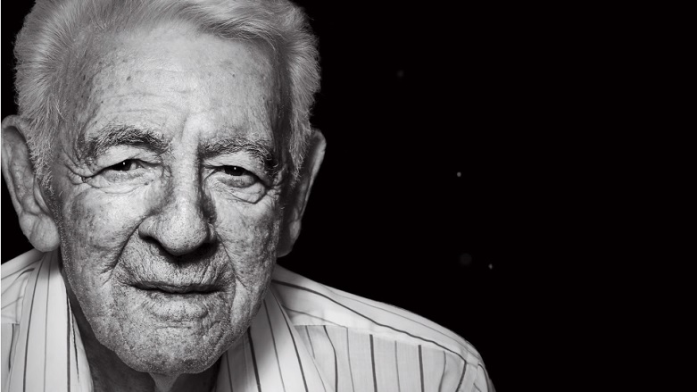 پیاوێکی بە تەمەن