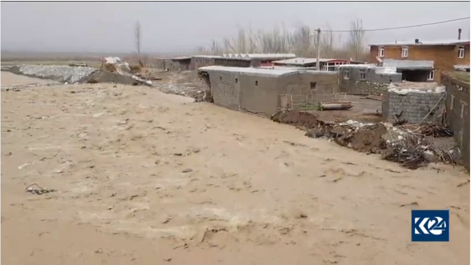 لافاو له‌ رۆژهه‌ڵاتی كوردستان به‌شێكی رێگاكان داده‌خات