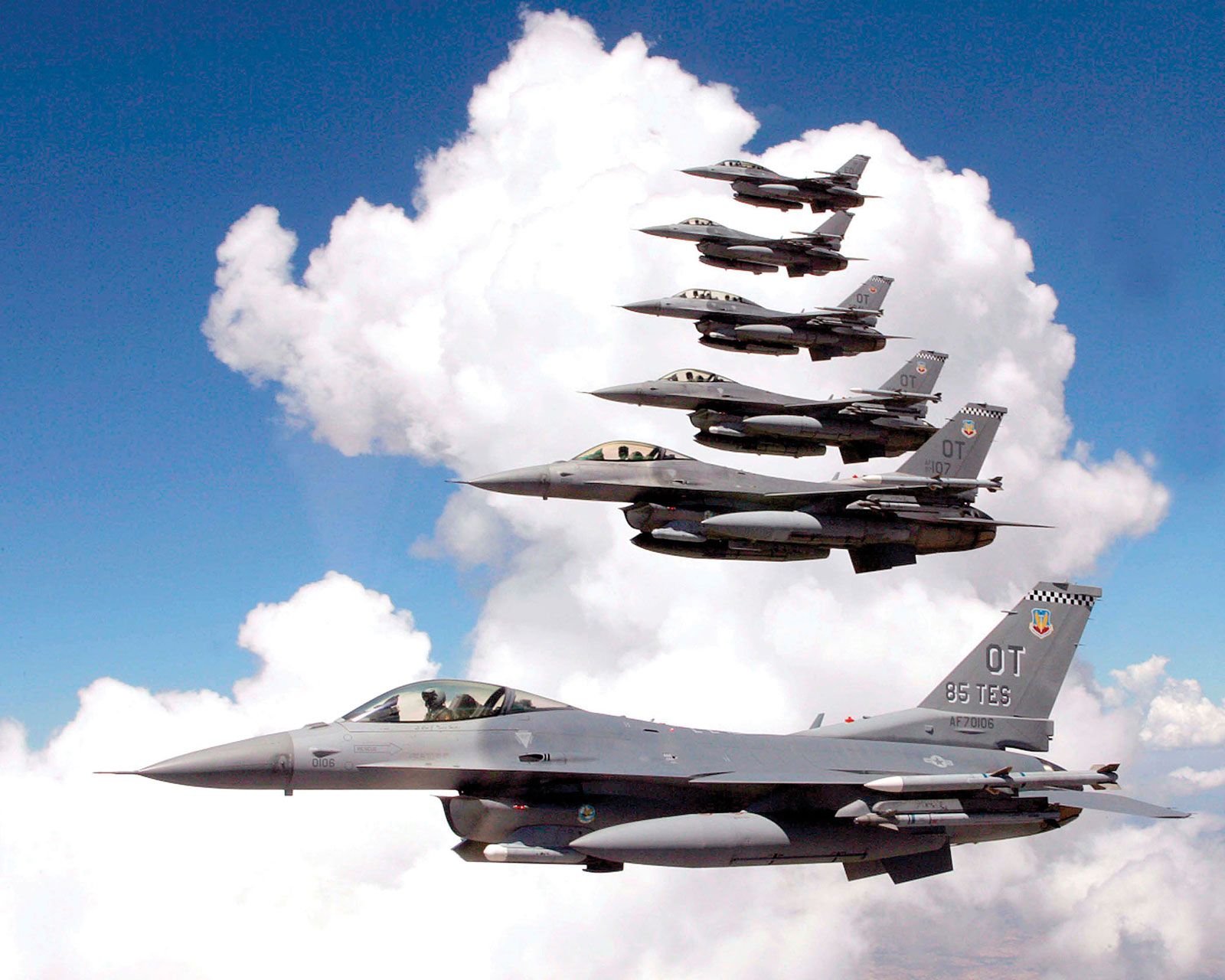 فڕۆکەی جەنگی F-16
