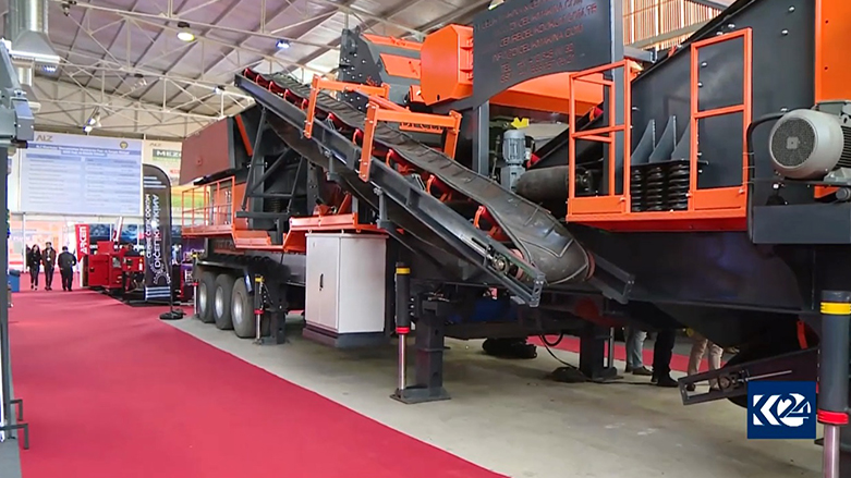 Li Diyarbekirê makîneya xwemalî ya keviran dihêre hat danasîn