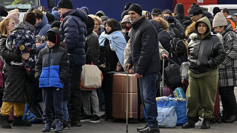 Ukrayna'dan göç sürüyor (Foto: AFP)
