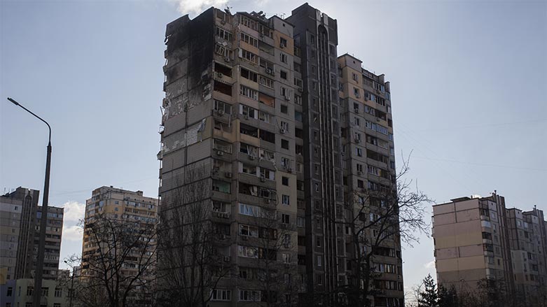 Rus güçleri Kiev’de sivil yerleşim bölgesini vurdu