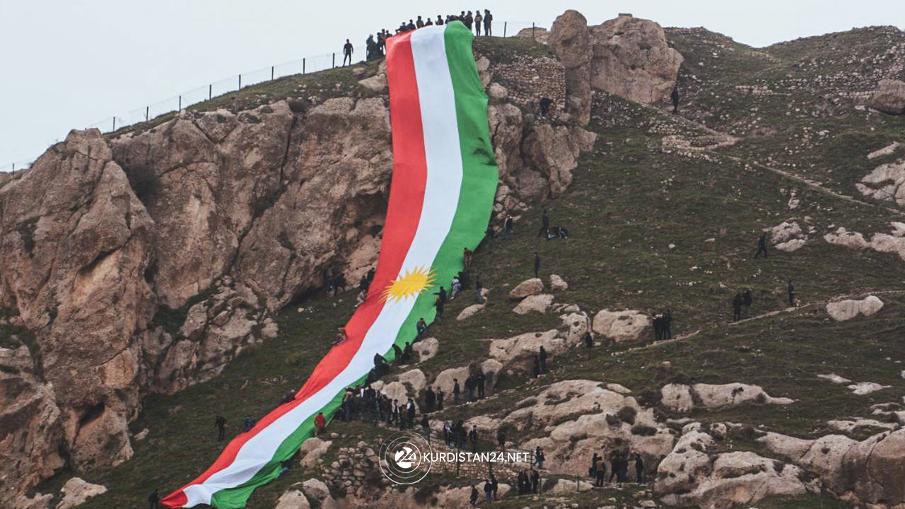 بزرگترین پرچم کوردستان به طول ١٠٠ متر و عرض ٩ متر