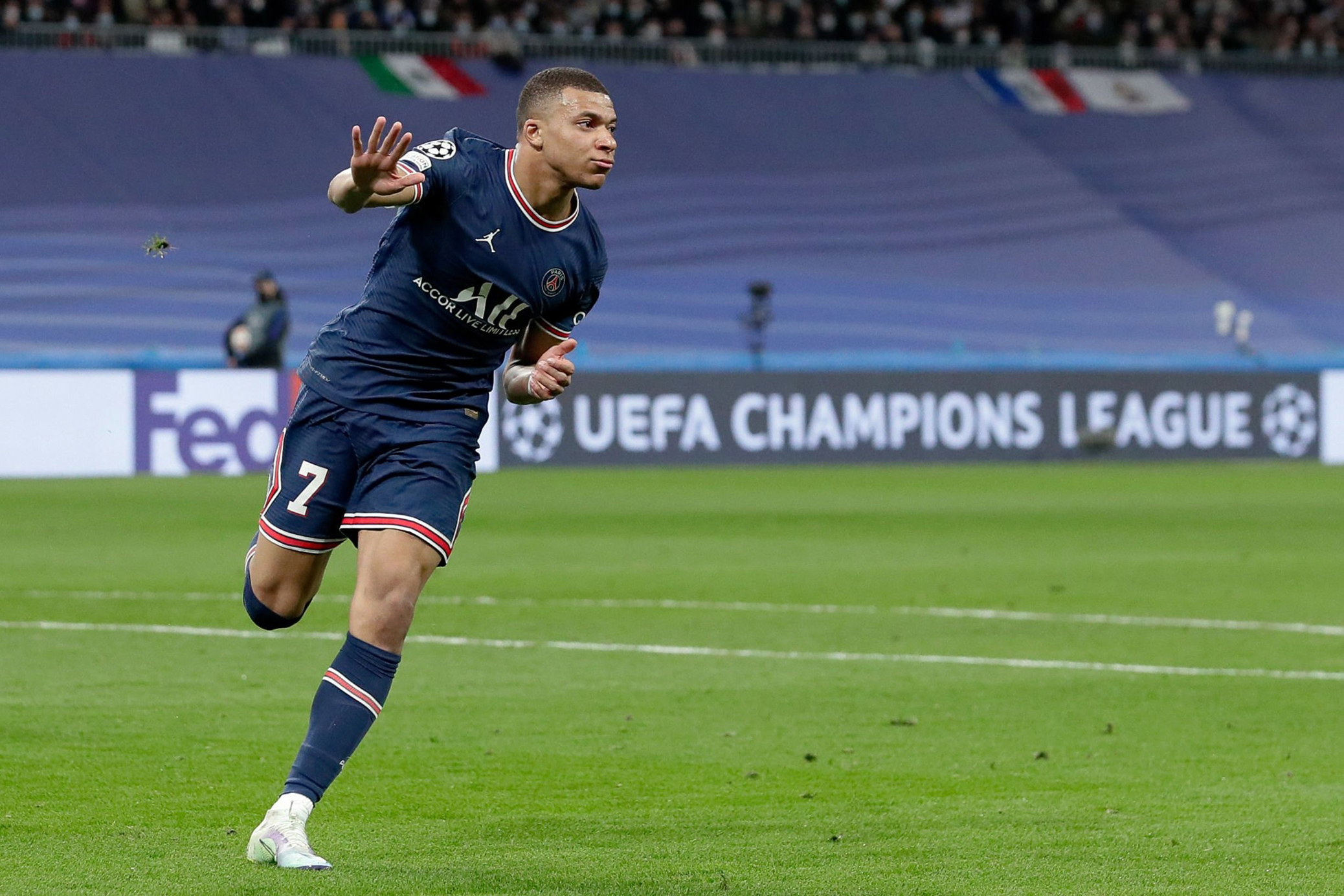 كلیان مباپێ هێرشبه&zwnj;ری یانه&zwnj;ی پاریس سانجێرمان