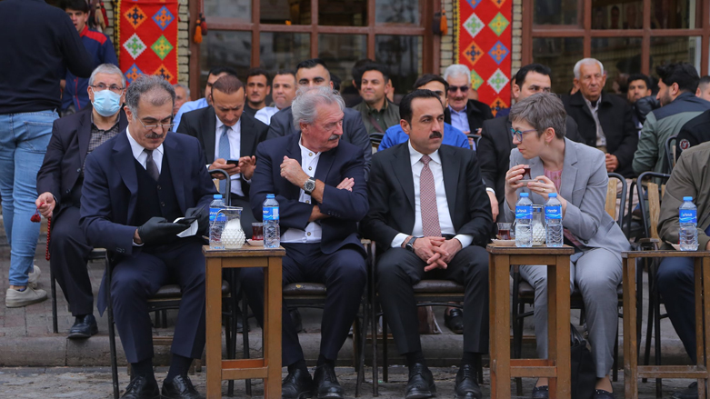 Luxembourg, Kurdistan Region officials having tea at a tea house in Erbil market, March 22, 2022. (Photo: Erbil Governorate)