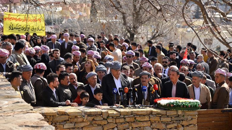 People gathering at the tomb of late Mullah Mustafa Barzani to pay tribute to the national leader on the 44th anniversary of his death, March 1, 2023. (Photo: Rebaz Siyan/Kurdistan 24)