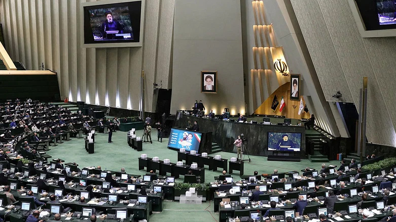 مجلس النواب الإيراني- وكالات