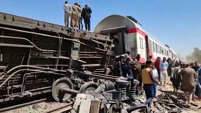 الصورة أرشيف من حادث قطار سابق في مصر