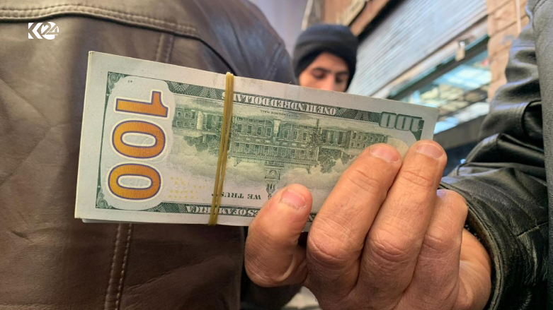 100 دۆلاری ئه‌مه‌ریكی | وێنه‌: هاوكاری ساڵح - كوردستان24