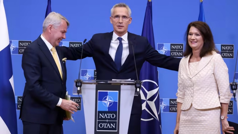 Jens Stoltenberg, centre, with Finnish foreign minister Pekka Haavisto, left, and Anne Linde, then Sweden’s foreign minister, at the launch of the countries’ bid to join Nato in July last year (Photo: Kenzo Tribouillard/AFP/Getty Images)