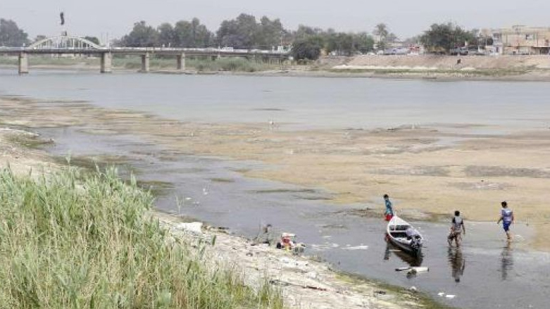 جانب من الجفاف الذي يعاني منه نهر دجلة- وكالات