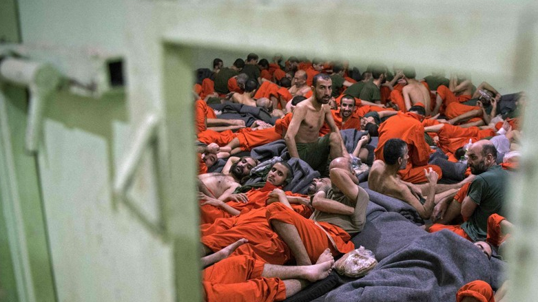 مجموعة من عناصر داعش محتجزين داخل سجن غويران بالحسكة- وكالات