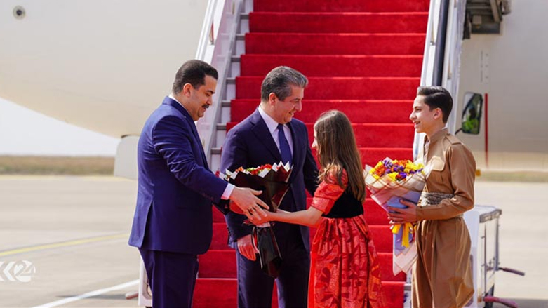 خلال استقبال مسرور بارزاني لـ محمد شياع السوداني في مطار أربيل الدولي
