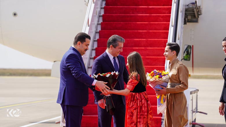 مسرور بارزانی، نخست وزیر اقلیم کوردستان در فرودگاه بین‌المللی اربیل از محمد شیاع السودانی، نخست وزیر عراق استقبال کرد