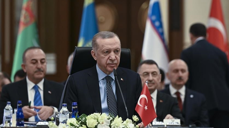 الرئيس التركي رجب طيب أردوغان خلال مشاركته في القمة الطارئة لمنظمة الدول التركية