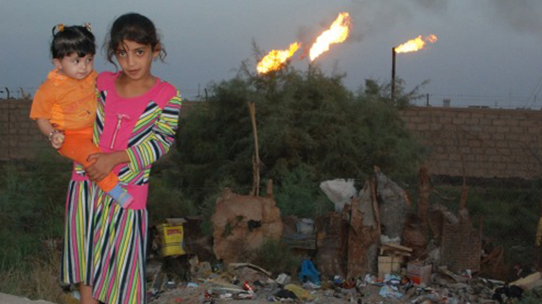 دختران عراقی در اطراف میدان نفتی نهران عمر در استان بصره – عکس؛ Iraq Oil Report