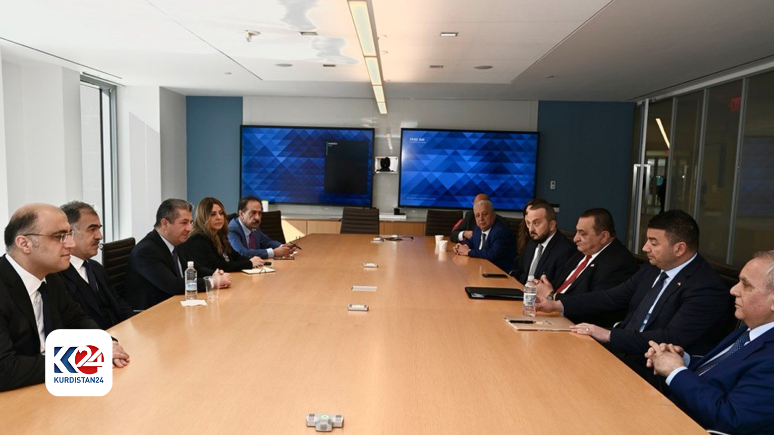 رئيس حكومة إقليم كوردستان يجتمع مع وفد من الجالية الكلدانية والآشورية في الولايات المتحدة