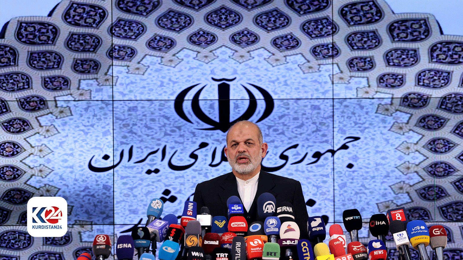 احمد وحیدی. وزیر کشور ایران در هنگام اعلام نتایج انتخابات - عکس: خبرگزاری فرانسه