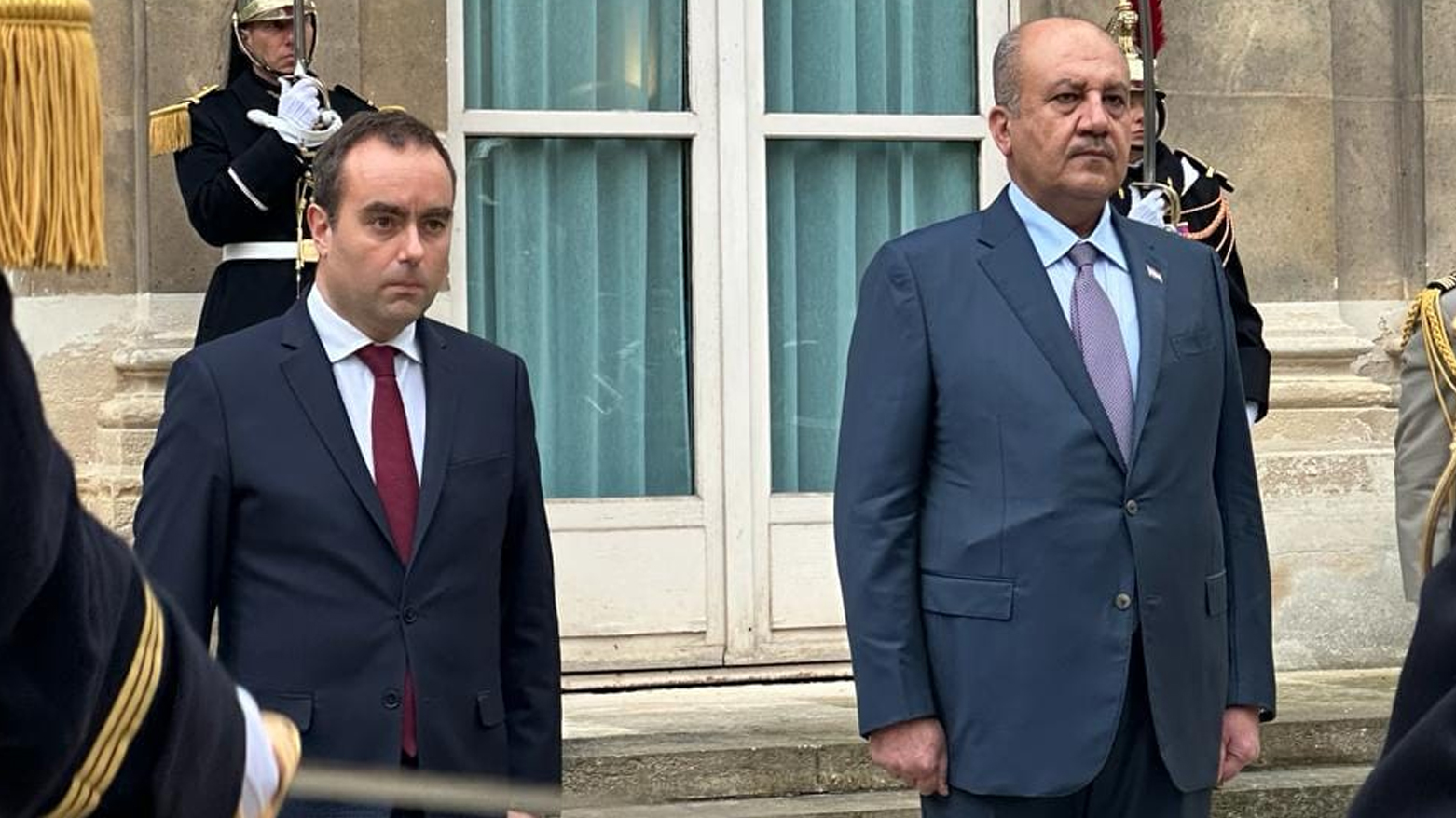 وزير الدفاع العراقي ثابت العباسي ووزير الجيوش الفرنسية سباستيان لوكورنو
