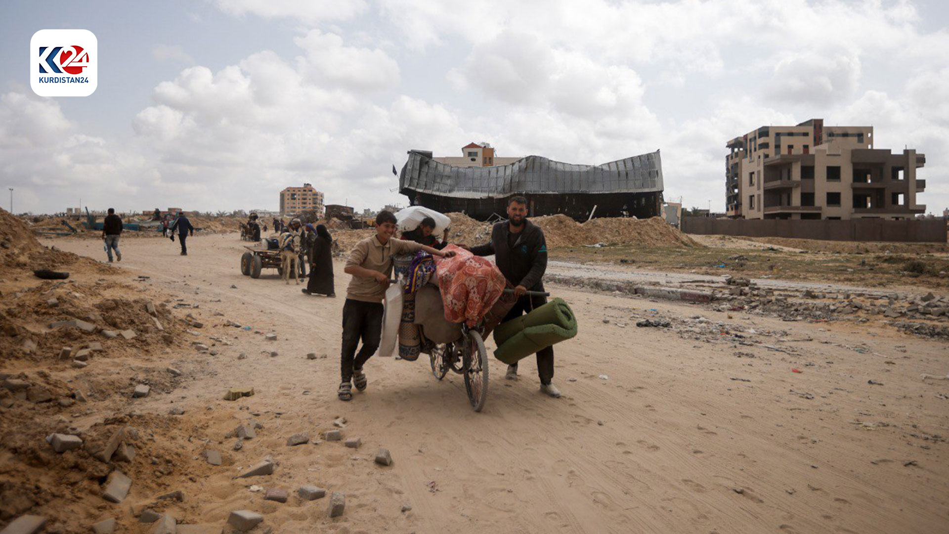 شەڕ لە غەززە بەردەوامە و رۆژانە خەڵک ئاوارە دەبێت (وێنە: AFP)