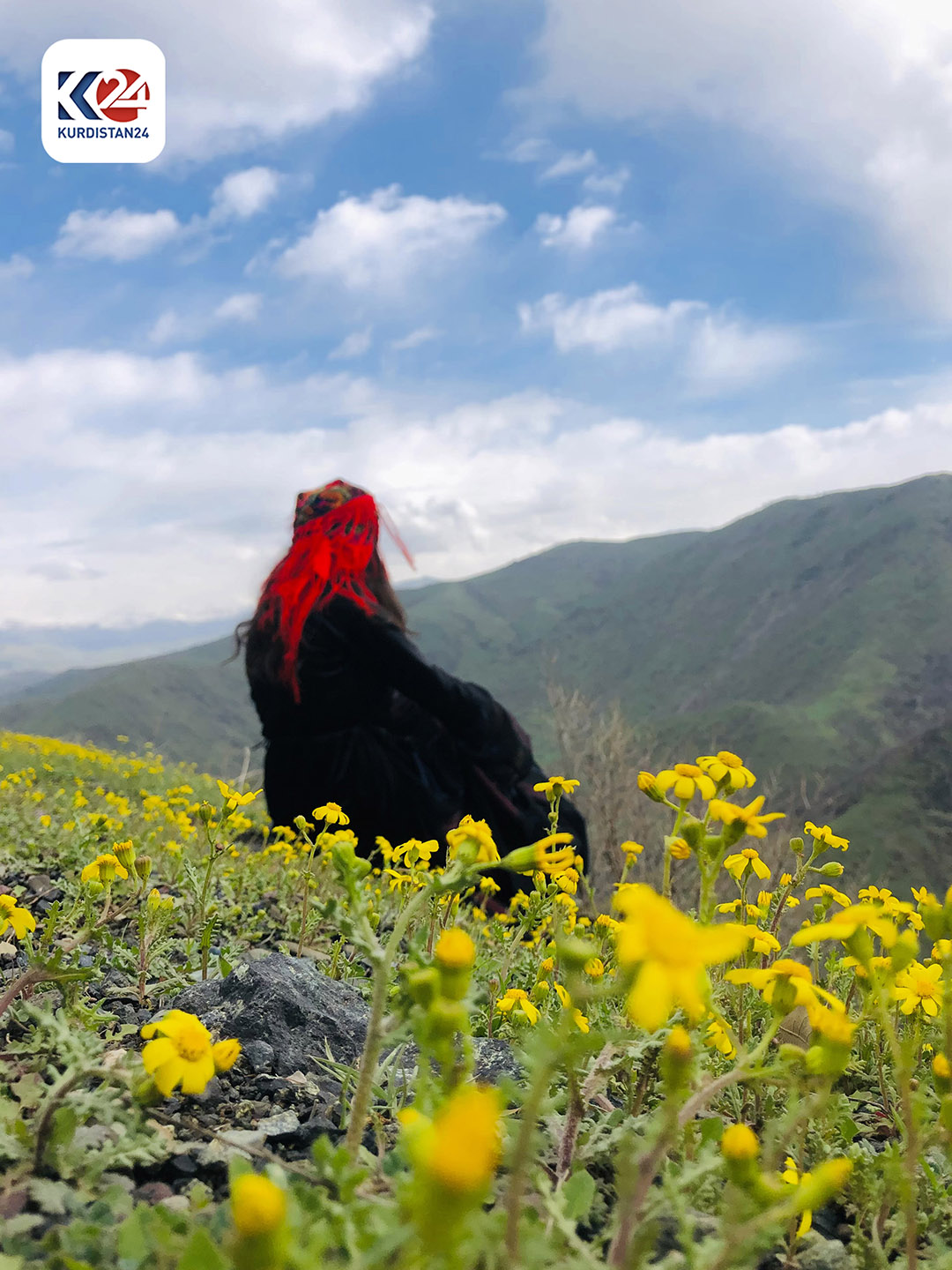  کچانی نیشتمان بە جلوبەرگی کوردییەوە لە ناو سرووشتی کوردستان 