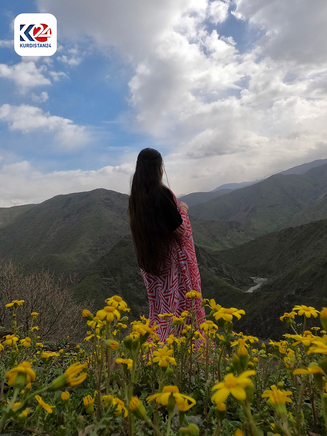  کچانی نیشتمان بە جلوبەرگی کوردییەوە لە ناو سرووشتی کوردستان 