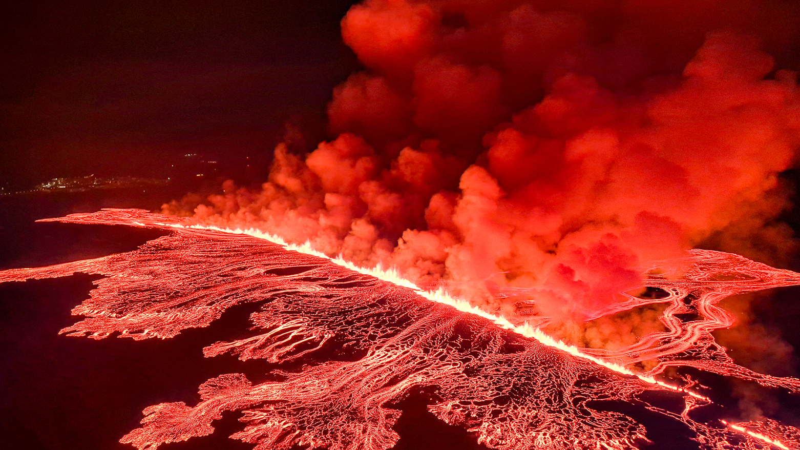 Volcano erupts again on Iceland peninsula Met office