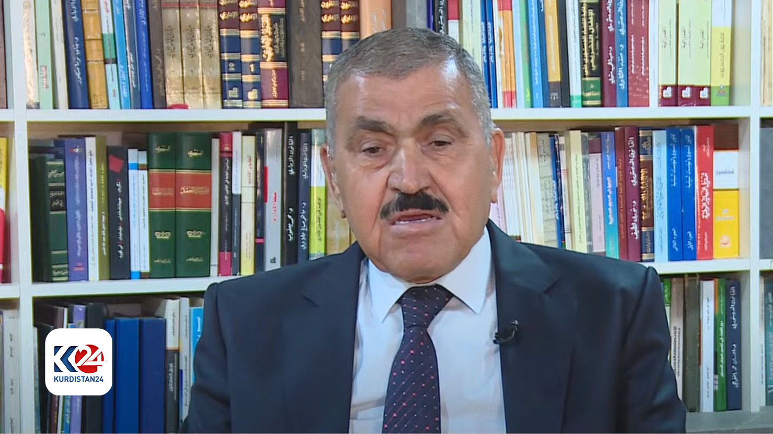 د. محەممەد عومەر، پسپۆڕی یاسایی و دەستووری