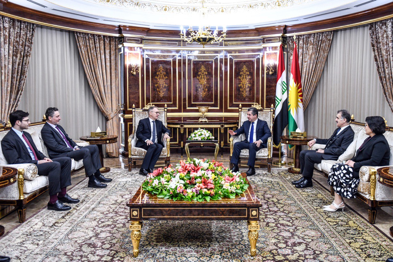 Kurdistan Region Prime Minister Masrour Barzani (top right) during his meeting with Italian Ambassador to Iraq Maurizio Greganti, March 19, 2024. (Photo: KRG)