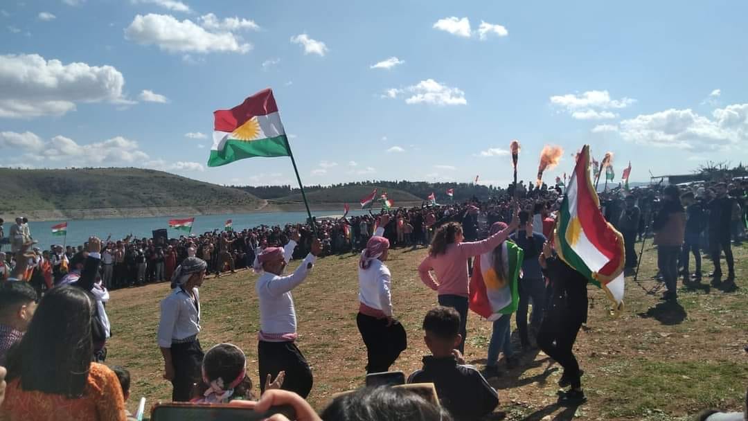 Newroza Efr&icirc;n&ecirc;