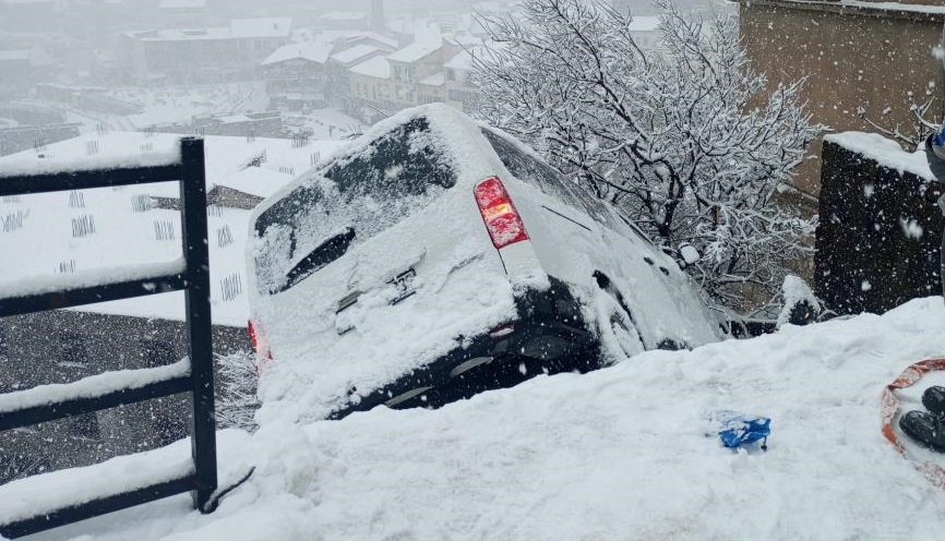 Bitlis’te zincirleme trafik kazası: 16 yaralı (Foto: İHA)