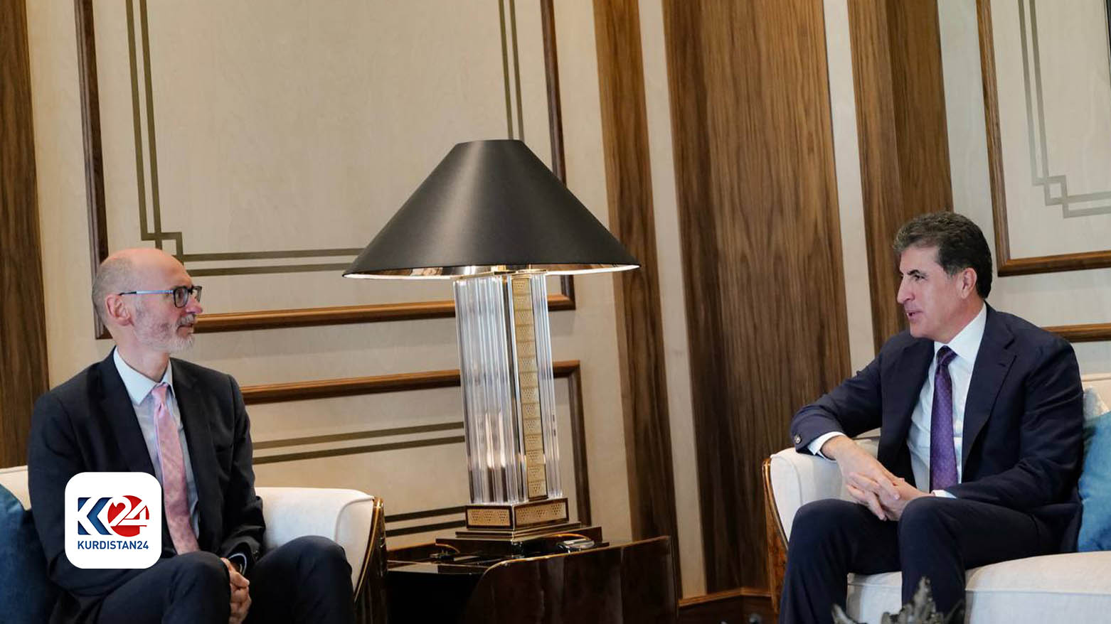نچیروان بارزانی، رئیس اقلیم کوردستان و استیون هیچنز سفیر بریتانیا در عراق